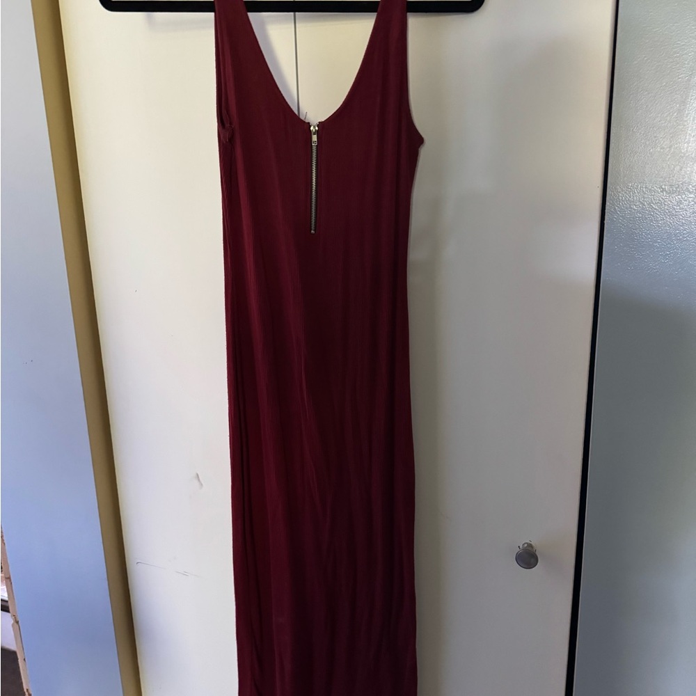 Elegant Burgundy Sleeveless Dress
